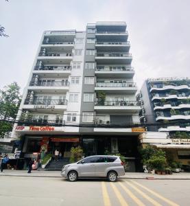- BÁN TÒA HOA HẬU PHỐ NGUYÊN HỒNG - LÔ GÓC - 95M2 - 9M MẶT TIỀN - 8 TẦNG THANG MÁY - PHÂN LÔ - 54 TỶ!